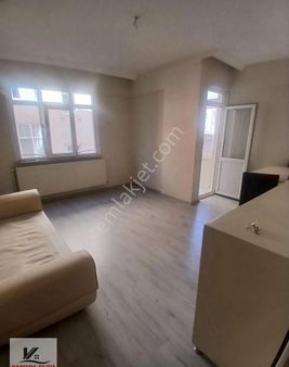 Namık Kemalde 2 + 1 Kombili 95 M2 İçi Boş Satılık Arakat Daire