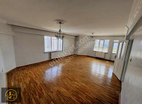 Ekol'den Park Manzaralı 3 Cepheli Geniş Arakat 3+1 Fırsat !!!