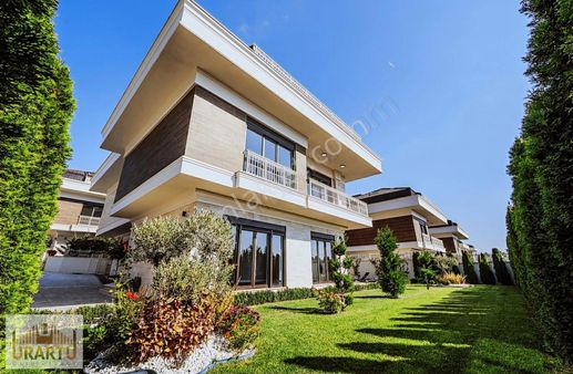 Beylikdüzünün Gözde Villa Projesinde Satılık Lüx Villalar