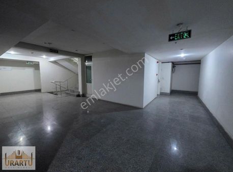 Bahçelievler Yenibosna Yasemin Plazada Özel Dizayn Satılık Ofis