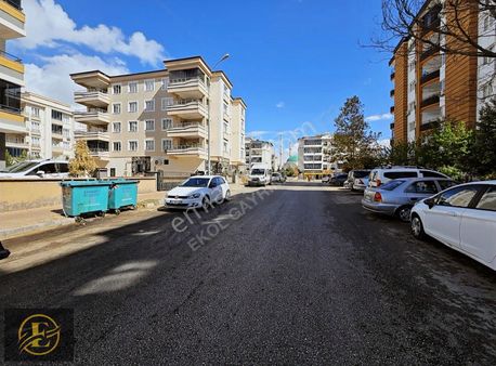 Ekol'den Tramvay Caddesi Üst Sokağında Nezih Konum Ultralüks 2+1