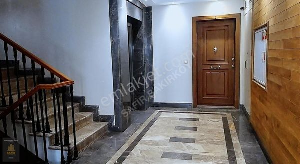 Bahçelievler Parkevlerinde 8. Katta 4+1 196m2net