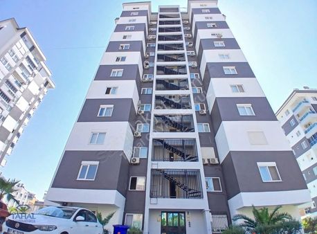 Dutlubahçede Satılık Havuzlu Güvenlikli 2+1 115m2 Site İçi Daire