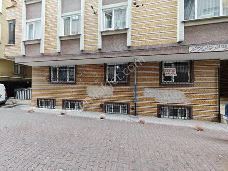 Yenibosna İtfaiye Yakını 18 Yıllık Balkonlu Kredili 2+1 Bahçe Kat Daire