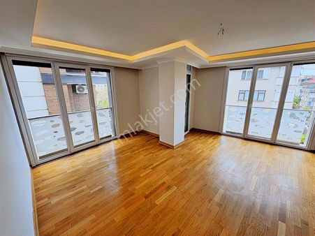 Yatırım'dan İdealtepe Sahilde Sokağa Cepheli Katta Geniş 3+1