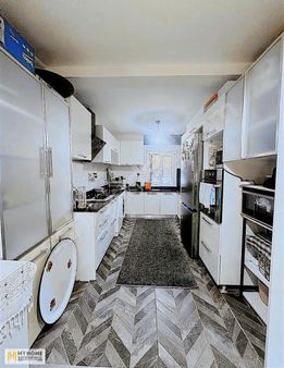 Myhome Dan Bahçeli D.gazlı 5+1 Trıbleks Villa