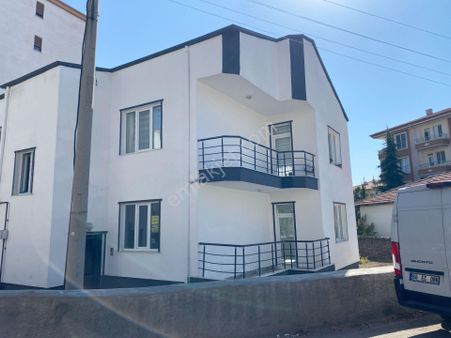 Paşacıkta, Çarşıya Yakın İyi Konumda Kiralık 3+1