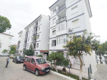 Kuşadası Kadınlar Denizi Doğalgazlı Temiz Bakımlı 2+1 Daire