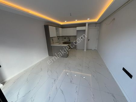 Kuşadasi Merkezde 2+1 Sıfır