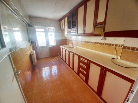 Elif Gayrimenkul'den Atatürk Mahallesinde Ara Katta Bağımsız Geniş 3+1 Daire