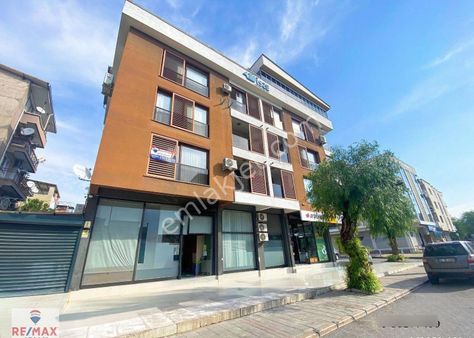 Bayraklı Osmangazi Mahallesinde 2+1 Satılık Daire