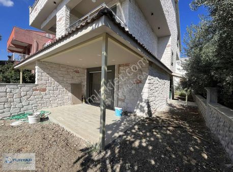 Turyaptan Şakran Merkezde Teraslı Lüks Tripleks