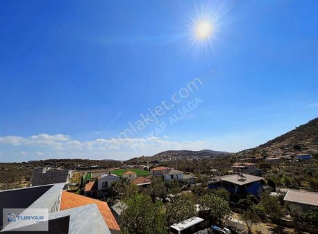 Foça Ilıpınar'da Satılık Müstakil Havuzlu Tripleks Villa