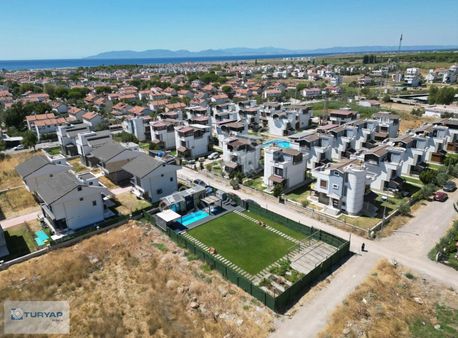 Turyaptan Dikilide Villa İmarlı Arsa