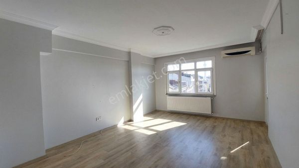 Ersin Emlak İstanbul-florya M.büse 300 Mt-içi Yapılı-4.katta-2+1