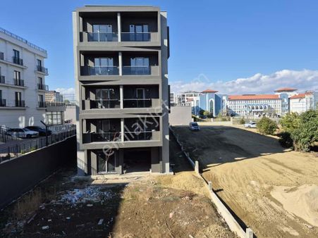 Delux'den Atatürk Mah Mükemmel Konumda Havuz Manzaralı Lux 1+1