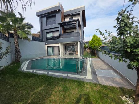 Remax Anka'dan Şile Çavuş Mah. Müstakil 5+2 Satılık Villa