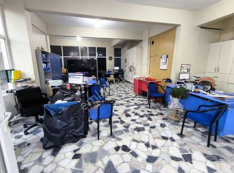 Çınarcıkda Merkezi Konumda Geniş Cepheli Büyük Dükkan