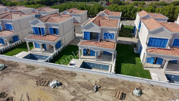 Kuşadası Awm Ve Denize Yakın Konumda Müstakil Bahçeli 5+2 Villa