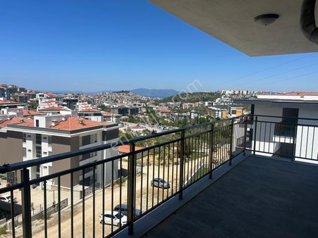 Nezih Bir Sitede 3+1 Satılık Daire