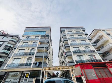 Güven'den Çarşıya Yakın Butik Site'de Öncephe İskanlı 3+1 Daire