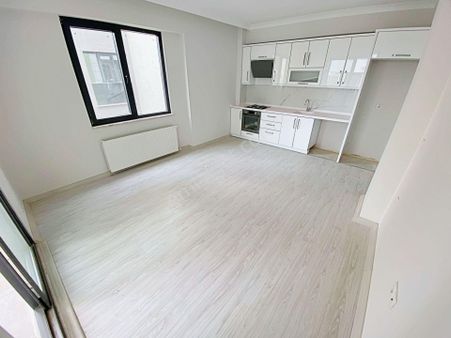 🌀gültaş Emlaktan Kadıköyde Satılık 2+1 Açık Mutfaklı Kapalı Otoparklı Asansörlü Daire