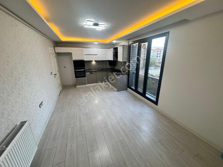 Uygar'dan Satılık 1+1 Ara Kat Lüks Sıfır Ayarında Daire