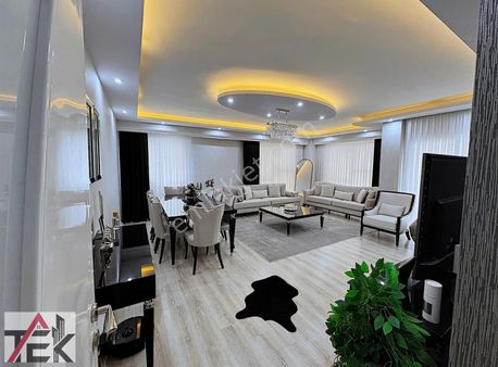 Karşıyaka'da Ultra Lüks 220 M2 Dubleks 3+1