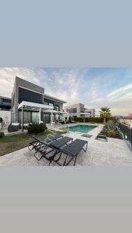 Didim Efeler Mah 700 M2 Arsa İçin'de Köşe Havuzlu 4+1 Satılık Villa