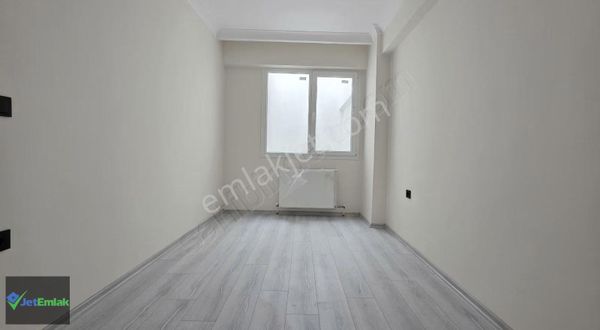 🔴 Mithatpaşada Geniş 2+1 Ara Kat Daire