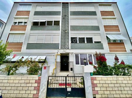 Berkay Demirel'den Altınkumda Ara Kat Doğalgazlı Geniş 2+1 Daire