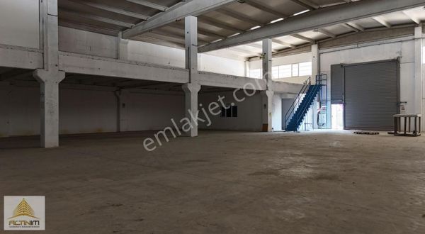 Bergama 3'üncü Sanayi Bölgesinde 1000 M2 Depo Kiralıktır