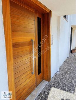 Aşağı Hisar Mah. Köşe Başı Garajlı Asansörlü Dubleks 5+2