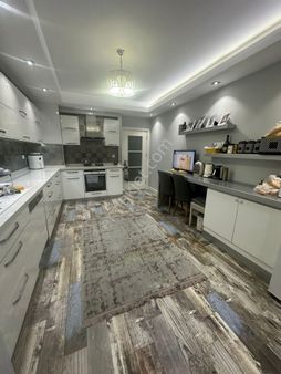 Yeni Binada Arakat , Ayrı Mutfaklı Geniş 3+1