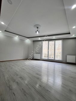 Kiralık 2+1 90m2 Yuksek Giriş