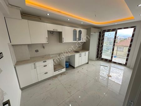 Zeki Emlak'tan Muradiye'de 3+1 Full Lüks Ara Kat Satılık Daire