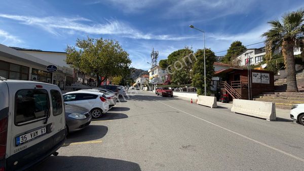İzmir Karaburun Merkez'de Satılık Dükkan