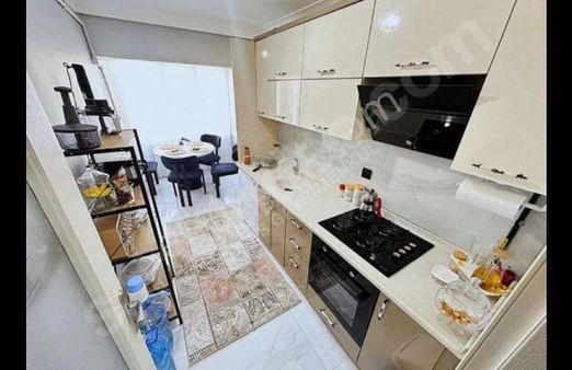 Malazgirt Mah 2+1 Y. Girişte Ful Yapılı 10 Yıllık Daire