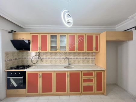 🟣güç Gayrimenkul'den Akçay'da Ayrı Mutfaklı Arakat Kombili Şık Satılık 2+1 Daire