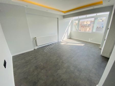 Yeşilyurt Mızraklı Cadde Üzerinde 2+1 90m2 Lüks Dekorlu Ferah Daire