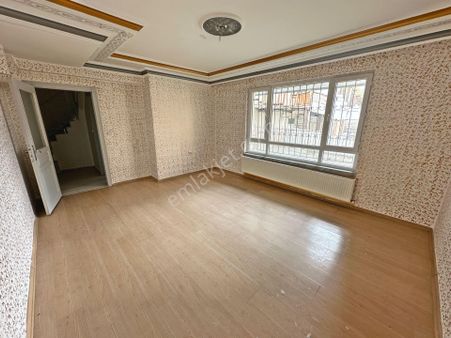 Dr.sami Ulus Hastane Arkasında Yapılı Balkonlu 3+1 Satılık Ters Dublex