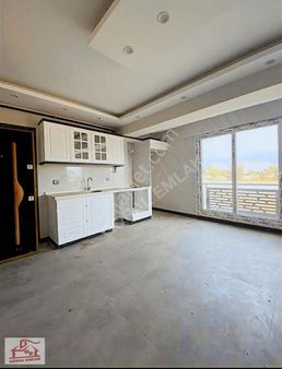 Göral Emlak'tan Muradiye'de Site İçi 2+1 Ara Kat Satılık Daire