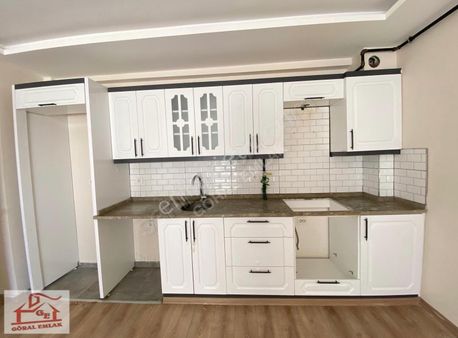 Göral Emlak'tan Havuzlu Site İçinde 2+1 Otoparklı Satılık Daire