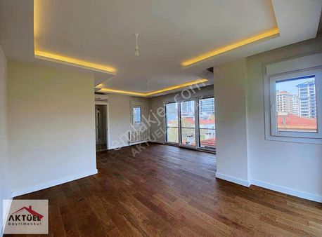 Çiftehavuzlar Sahil'de Büyük Kulübe Yakın 135 M2 Balkonlu 3+1