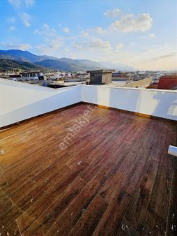 Kuşadası Davutlar Merkezde Satılık Deniz Manzaralı 3+1 Dublex