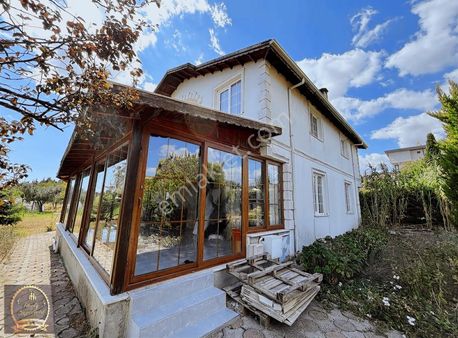 Silivri'de Doğanın Kalbinde Satılık Villa Geniş Bahçe Alanı !!