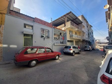 İzmir Bornova Zafer'de Satılık Müstakil Bahçeli Ev