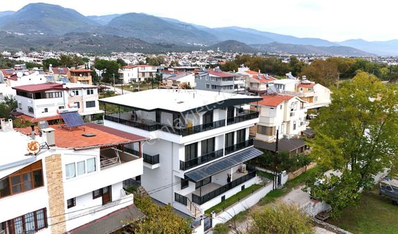 Yiğit'ten Güre'de 3+1 Denize 100 Metre Tripleks Lüks Villa