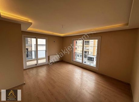 Site İçerisinde Yeni Binada Kiralık 2+1 Daire