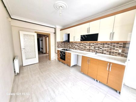 Demirözden Mustafa Kemalde Arakat E.banyolu 3+1 Kiralık Daire